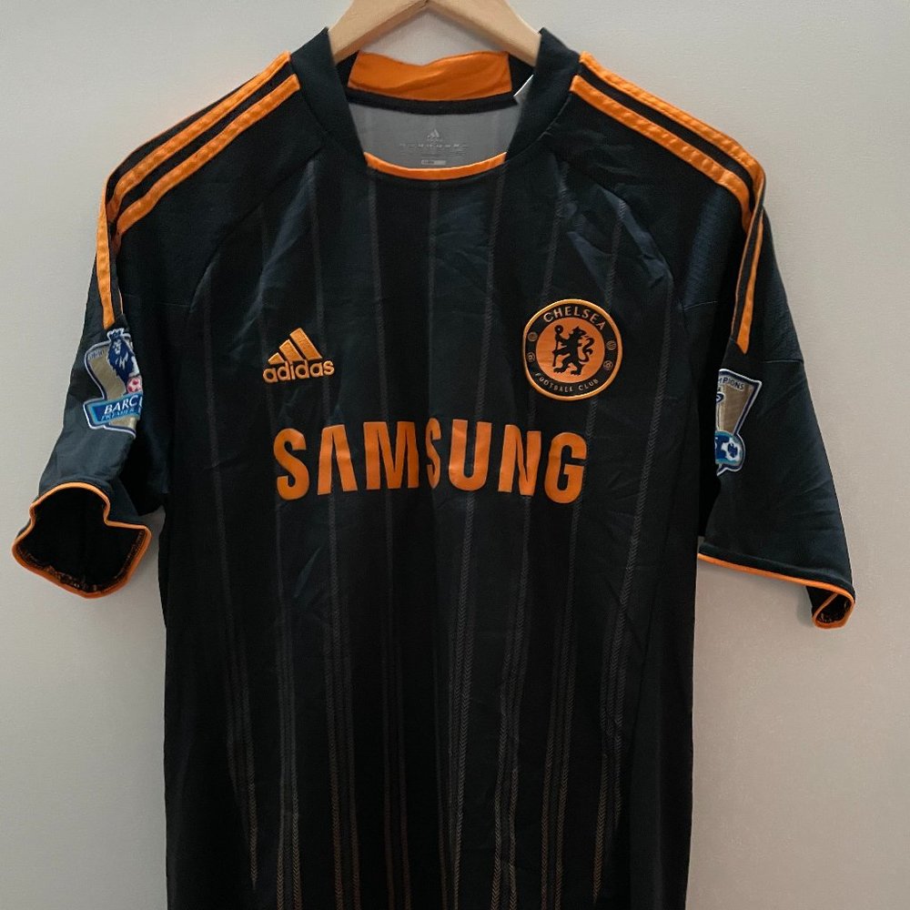 2010-2011 Chelsea Soccer Jersey (away colors)
